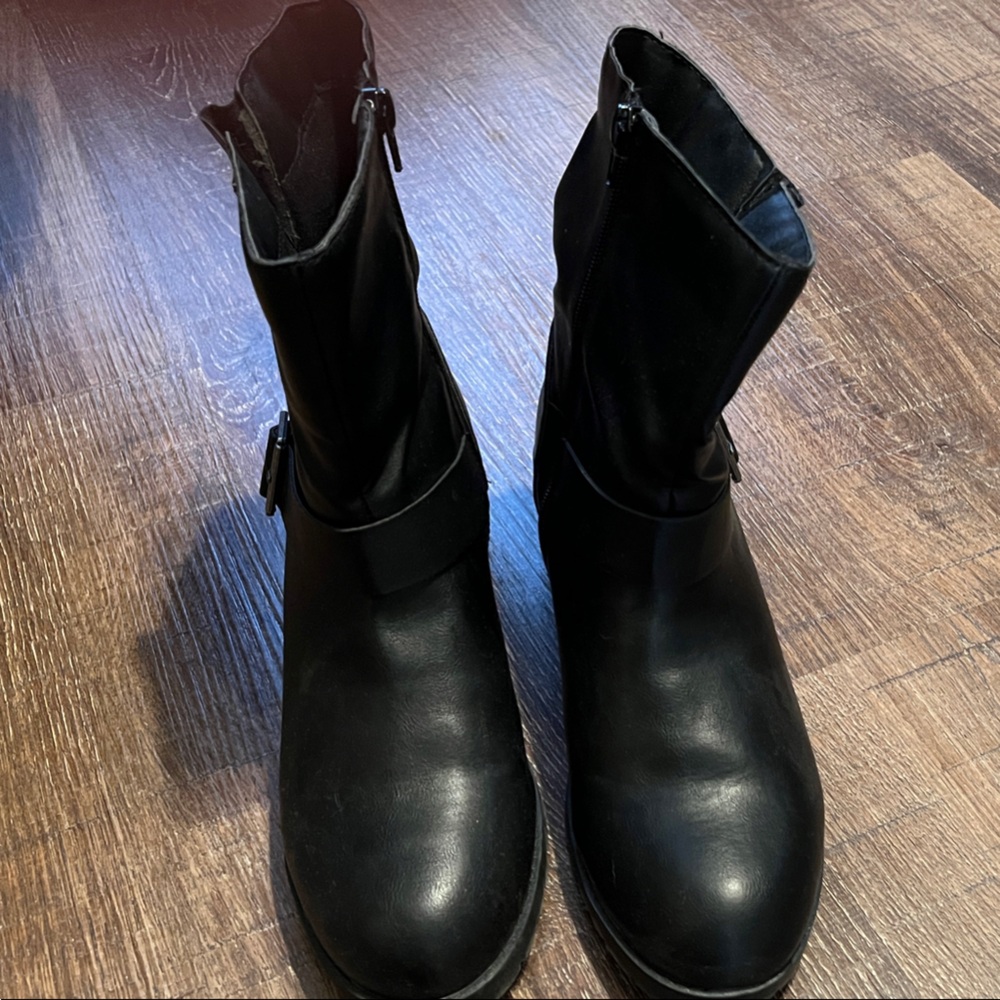 Elegant Black Heeled Boots for Women
